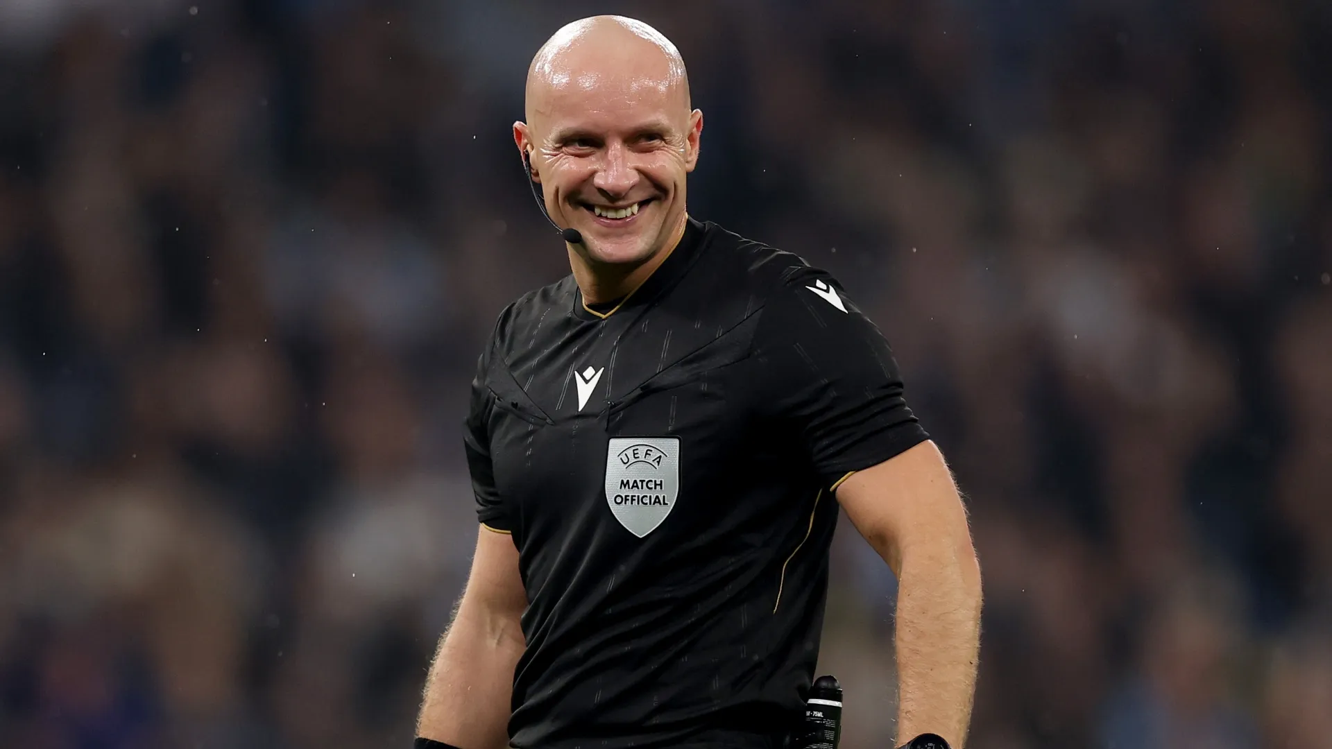 Szymon Marciniak gestures during the UEFA Champions League 2025/26 League Phase MD4 match (Source: Carl Recine/Getty Images)