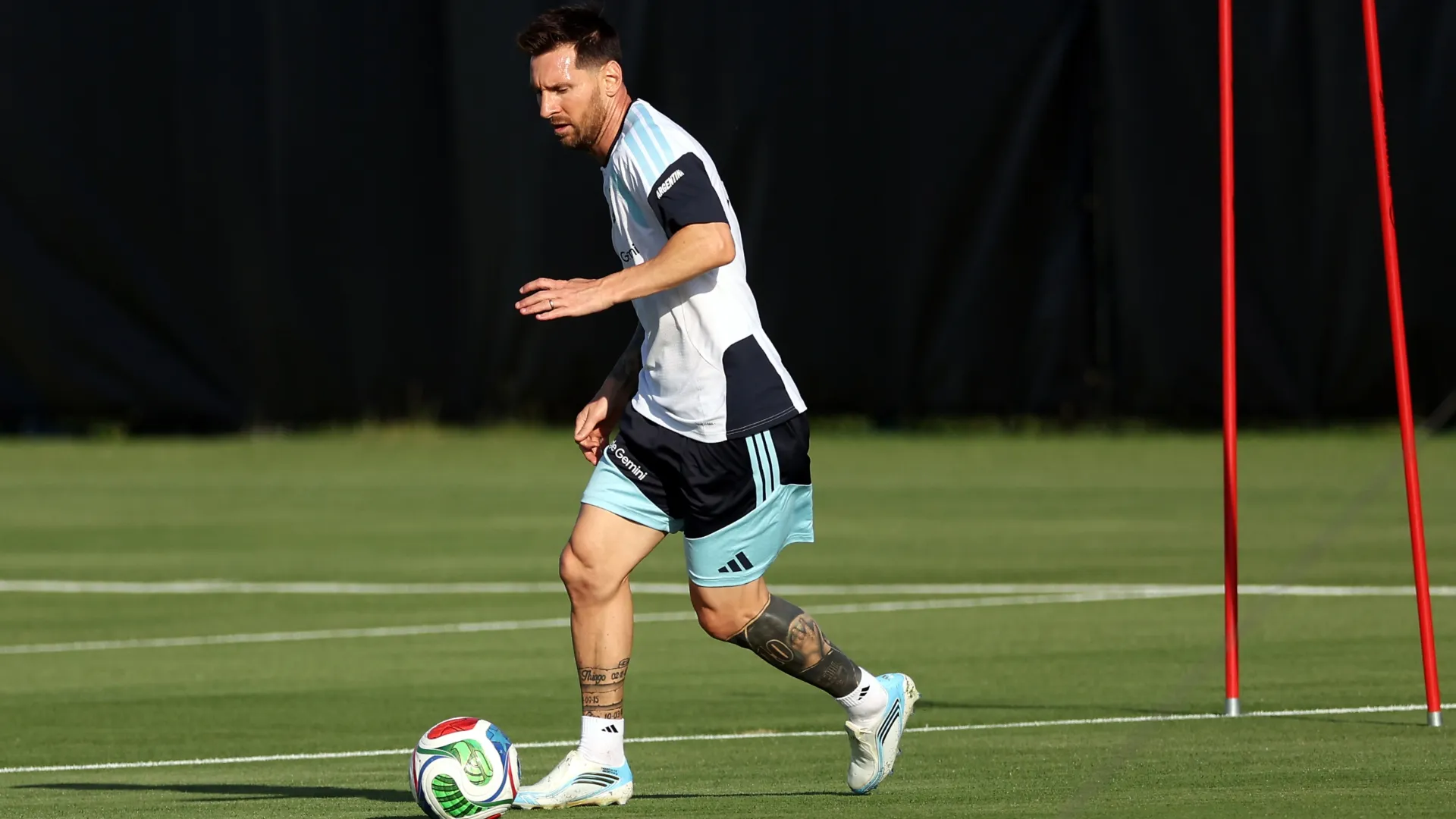 Lionel Messi #10 participates during a team Argentina training session at Sporting KC Training Centre. Jamie Squire/Getty Images