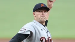 Tarik Skubal #29 of the Tigers pitches in the first inning vs Braves.