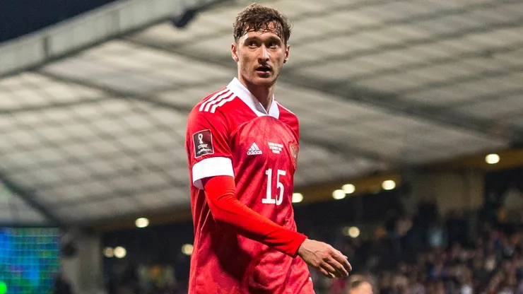 Aleksei Miranchuk of Russia takes a corner kick during the 2022 FIFA World Cup Qualifier match