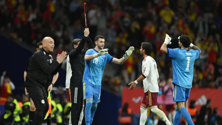 Joan Garcia of Spain comes on as a substitute for teammate David Raya.