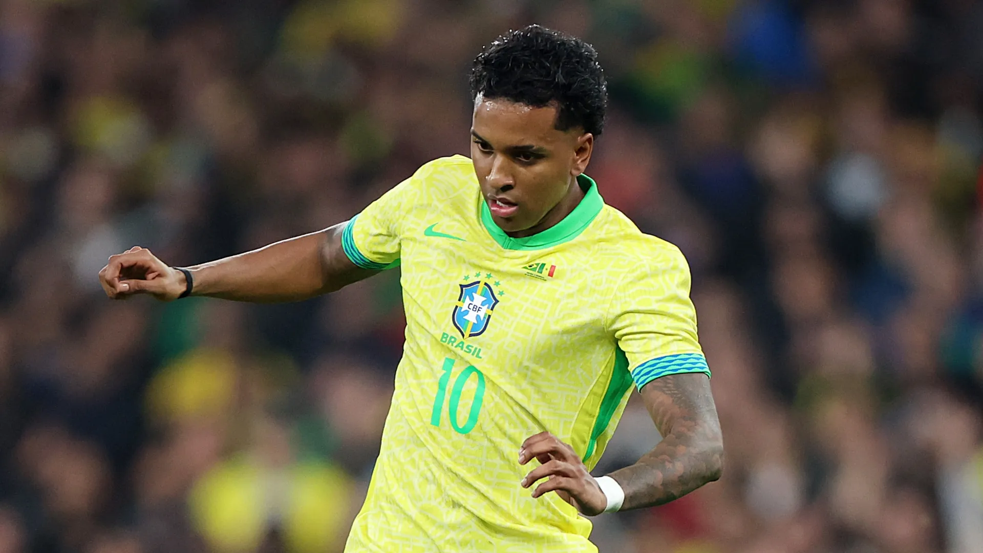 Rodrygo running with the ball