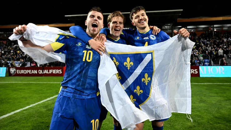 Ermedin Demirovic, Dzenis Burnic and Tarik Muharemovic of Bosnia and Herzegovina