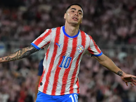 Who’s performing the Paraguayan national anthem?