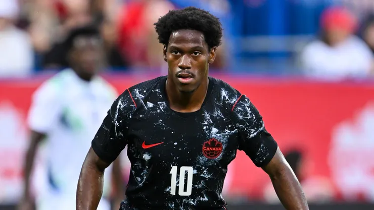 Jonathan David #10 of Canada.