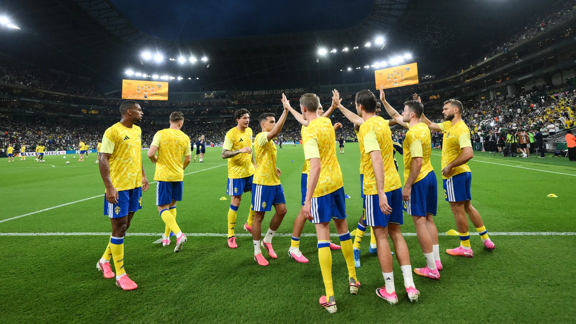 Sweden players huddle during warm up prior. David Ramos/Getty Images
