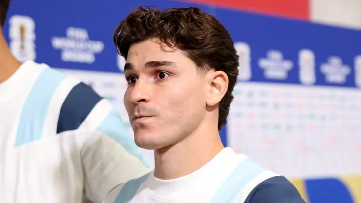 Julian Alvarez #9 of Argentina arrives before the FIFA World Cup 2026 Group J match.
