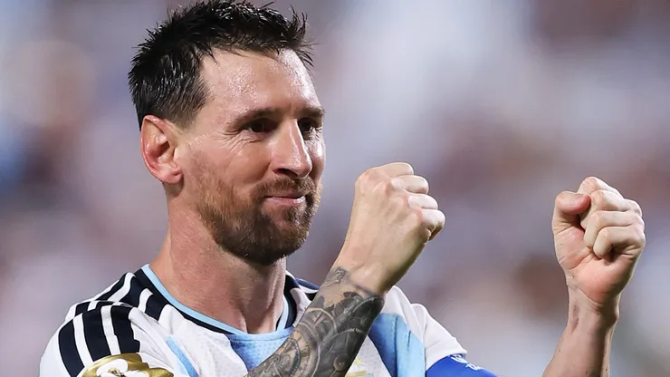 Lionel Messi #10 of Argentina celebrates.