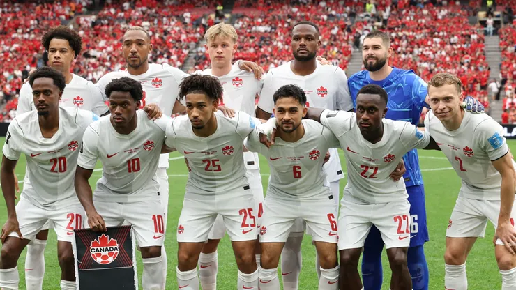 Players of Canada pose for a team photograph before the FIFA World Cup 2026 Group B match.