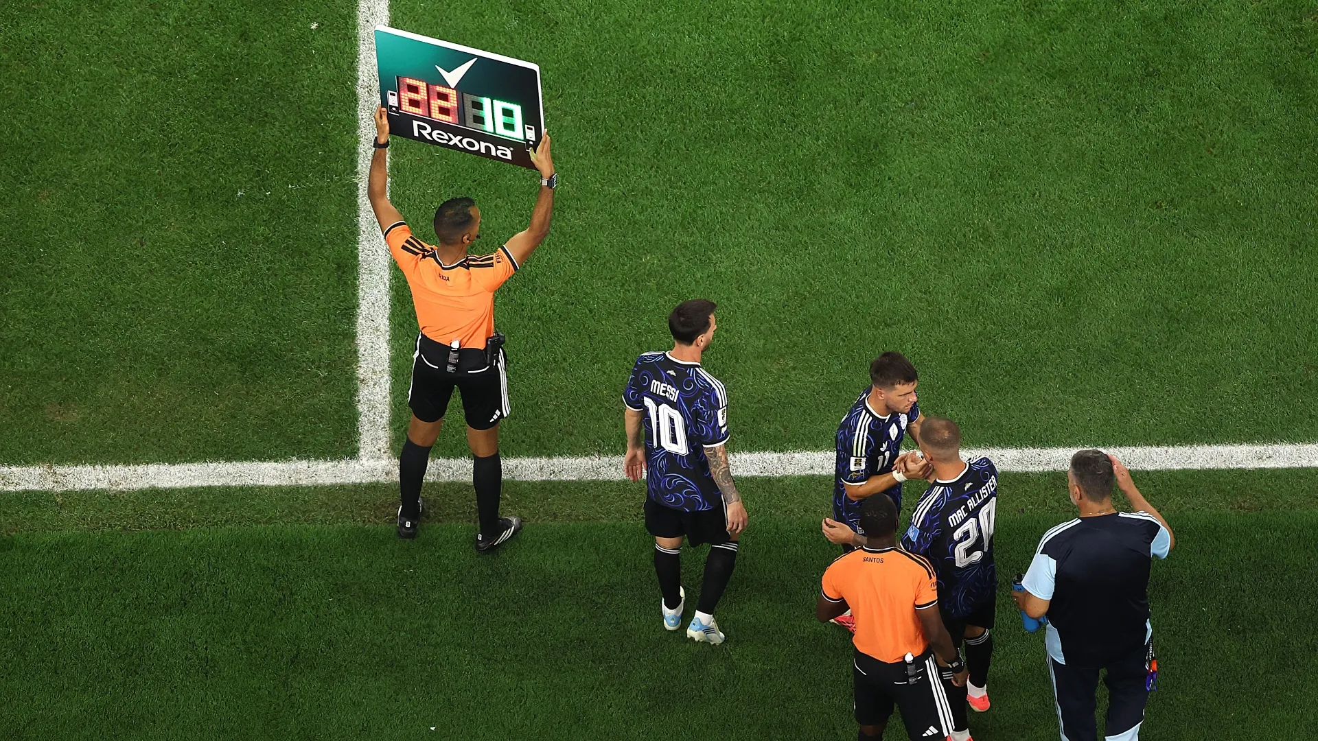 Fourth referee during a substitution