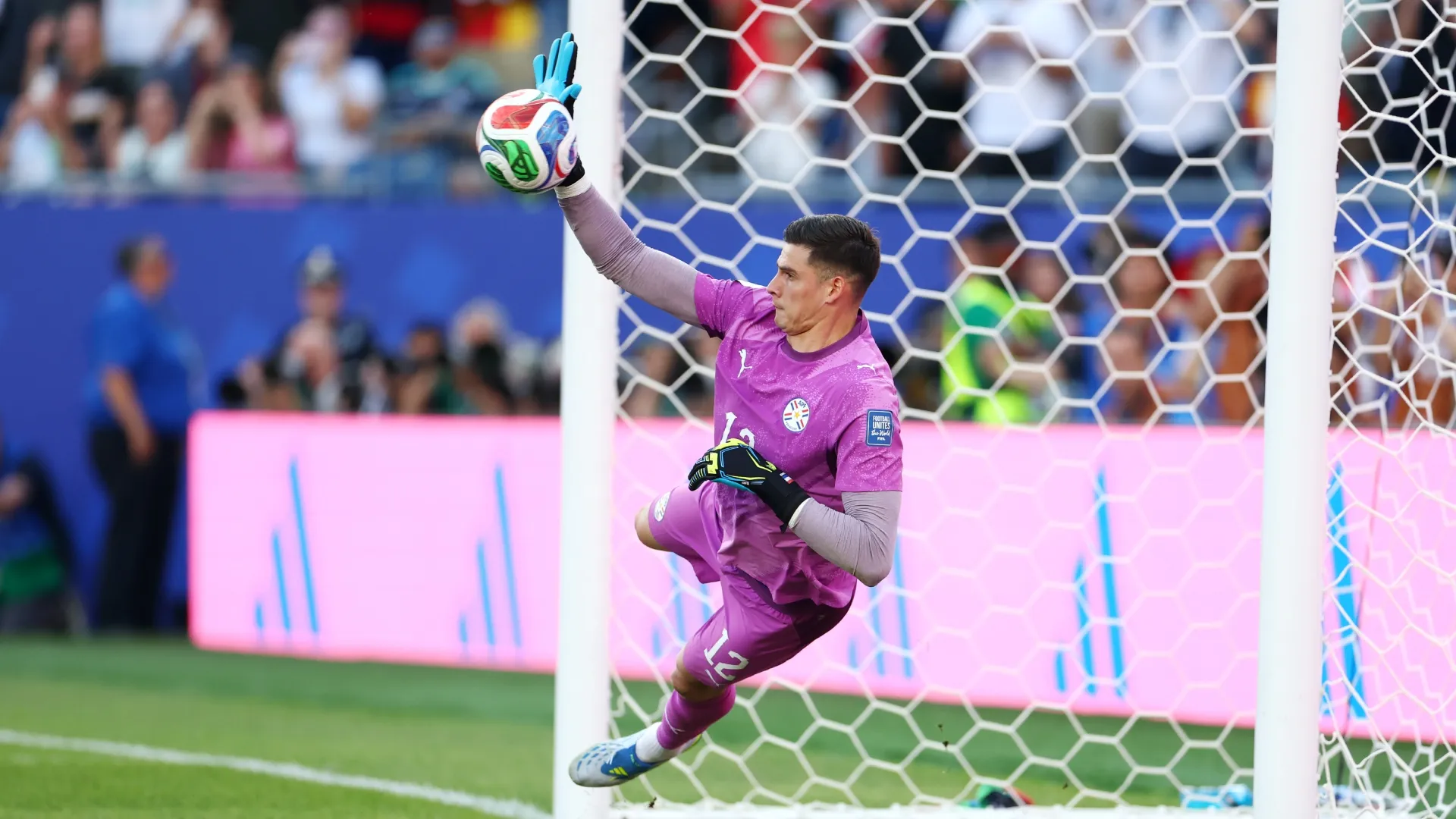 Orlando Gill, Paraguay’s shootout hero.