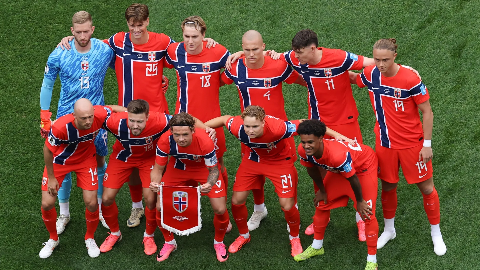 Norway players pose for a team photograph. Buda Mendes/Getty Images
