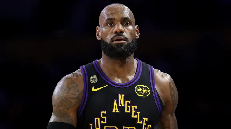 LeBron James #23 of the Los Angeles Lakers looks on.