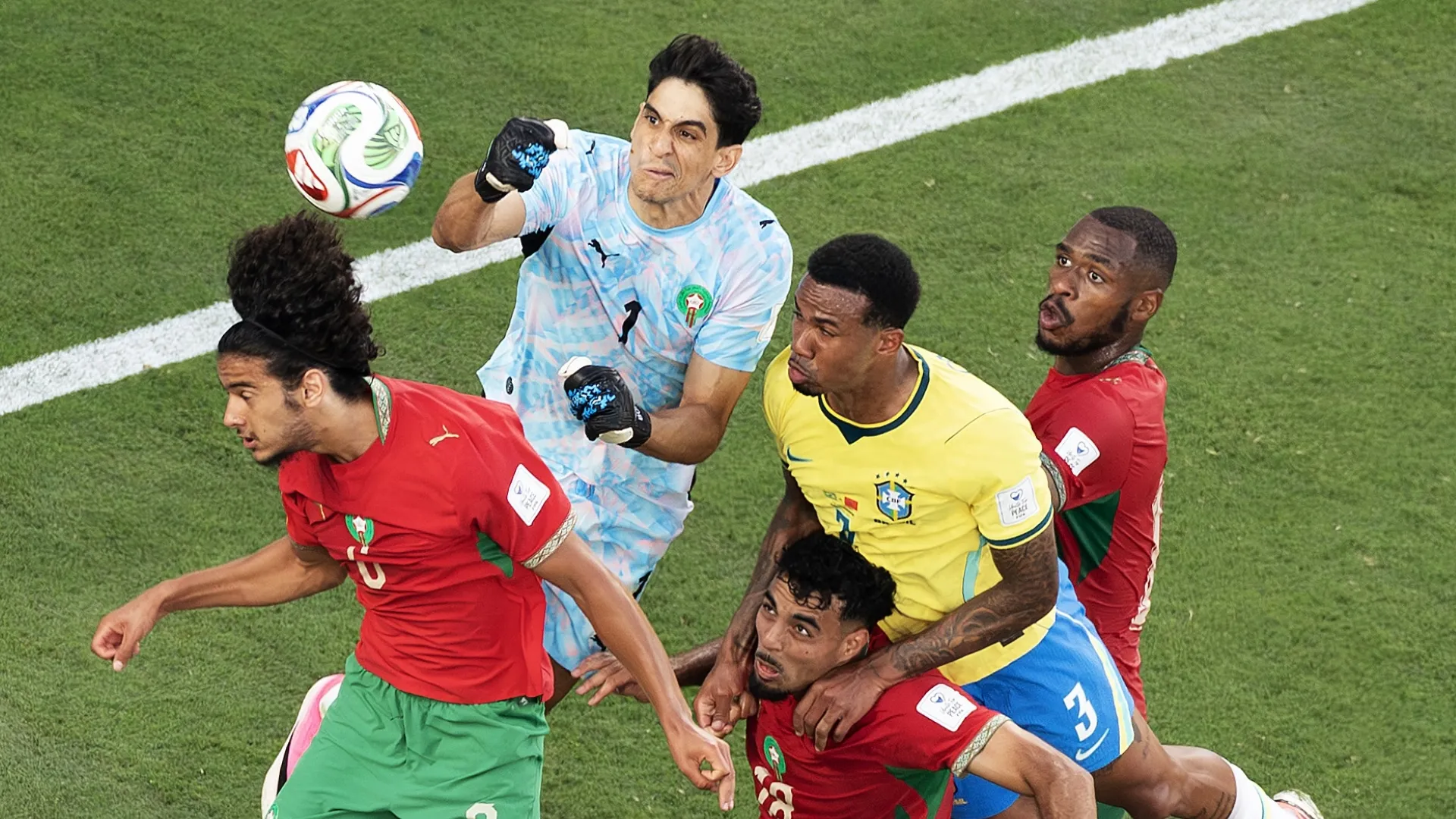Yassine Bounou playing against Brazil (Getty Images)