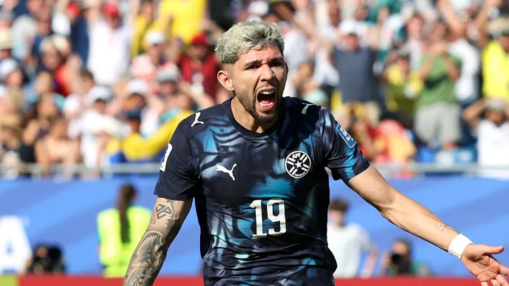 Julio Enciso #19 of Paraguay.