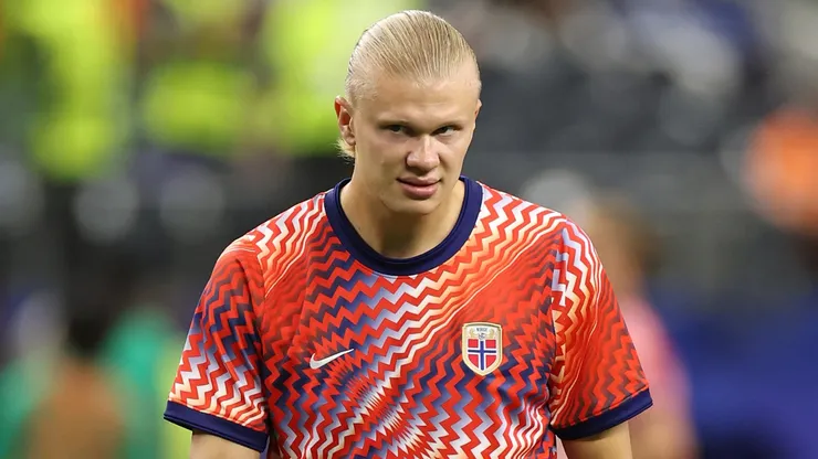 Erling Haaland #10 of Norway warms up before the FIFA World Cup 2026 Round Of 32 match.