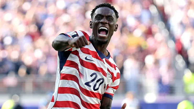 Folarin Balogun #20 of the United States celebrates.