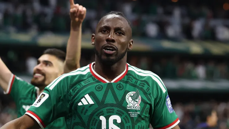 Julian Quinones #16 of Mexico.