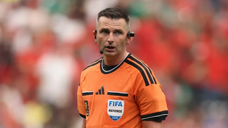 Referee Michael Oliver