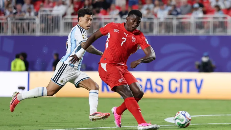 Breel Embolo #7 of Switzerland shoots.