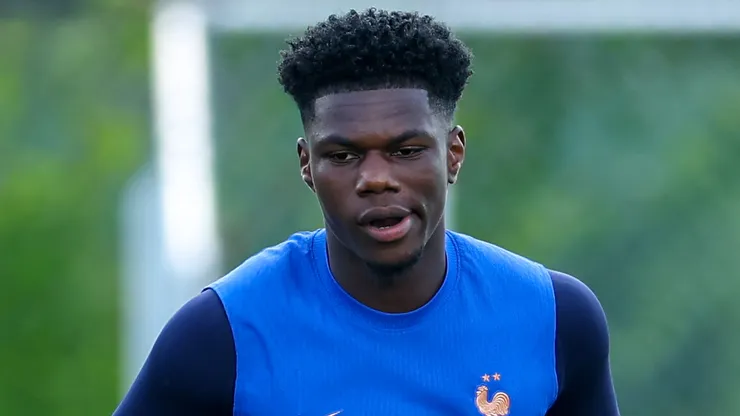 Aurelien Tchouameni #8 of France participates in the training.