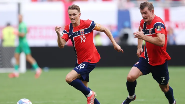 Alexander Sorloth #7 and Martin Odegaard #10 of Norway.