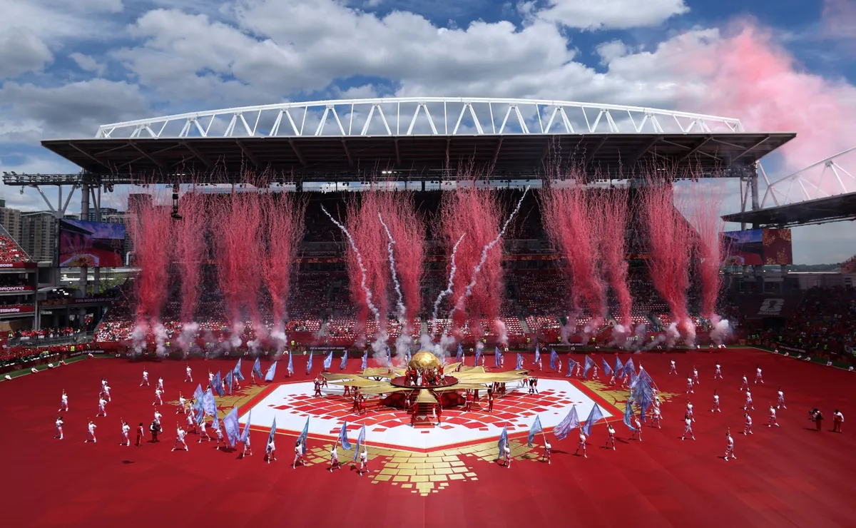 What time does the 2026 FIFA World Cup Final halftime show start