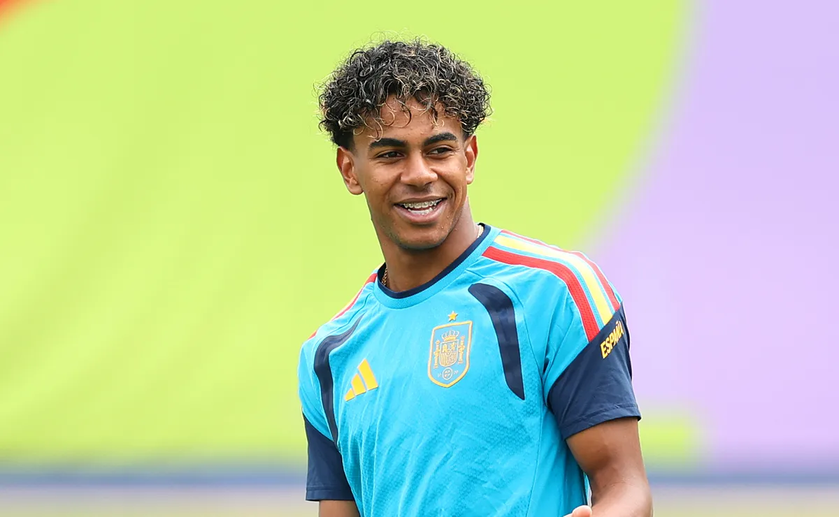 lamine-yamal-believes-world-cup-glory-is-possible-shows-no-fear-of