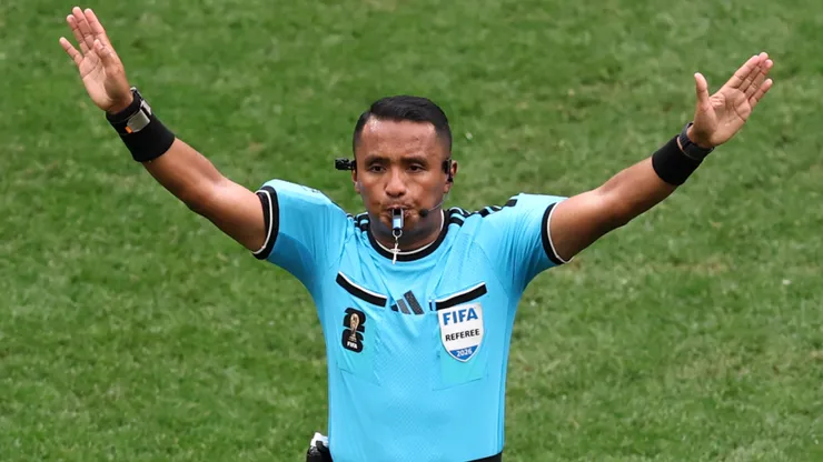 Referee Ivan Barton