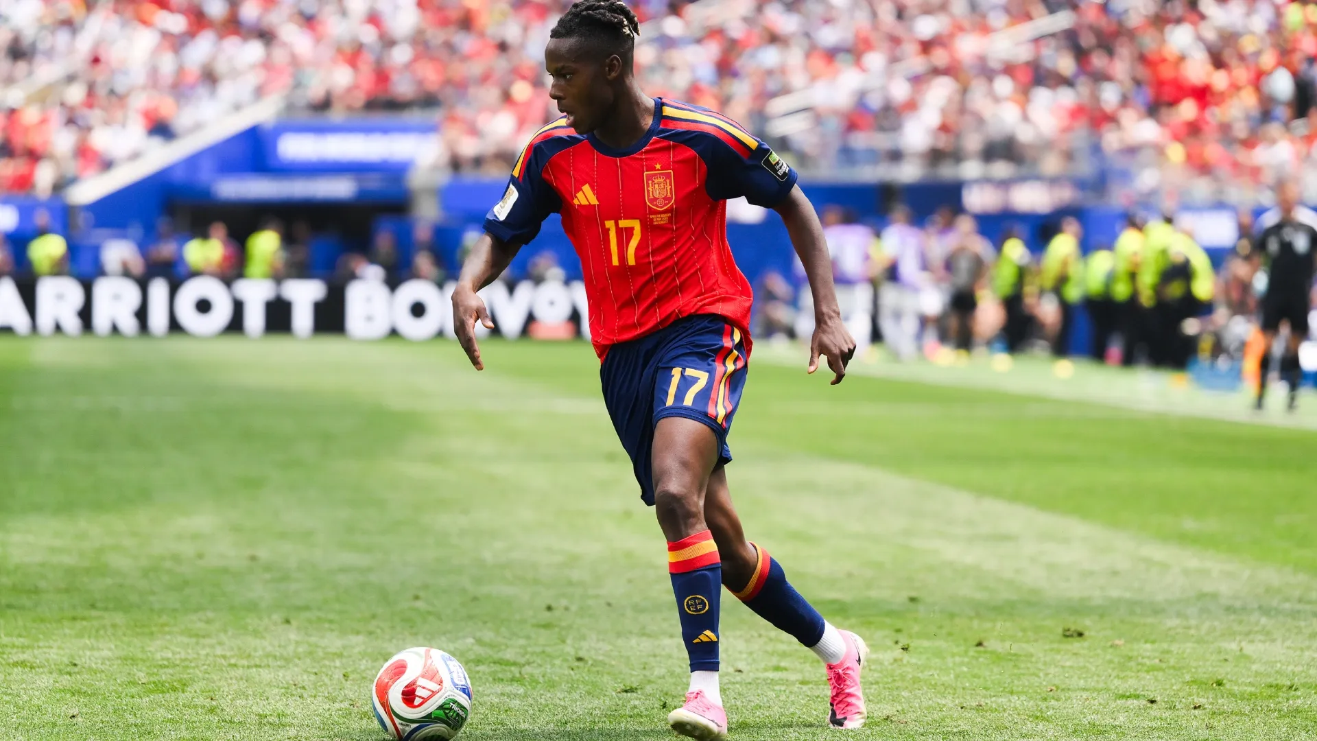 Nico Williams #17 of Spain runs with the ball during the FIFA World Cup 2026 Quarter Final match. David Ramos/Getty Images