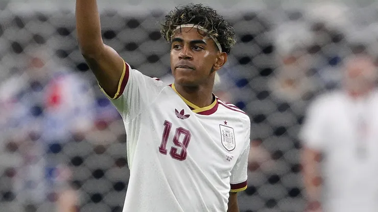 Lamine Yamal #19 of Spain celebrates.