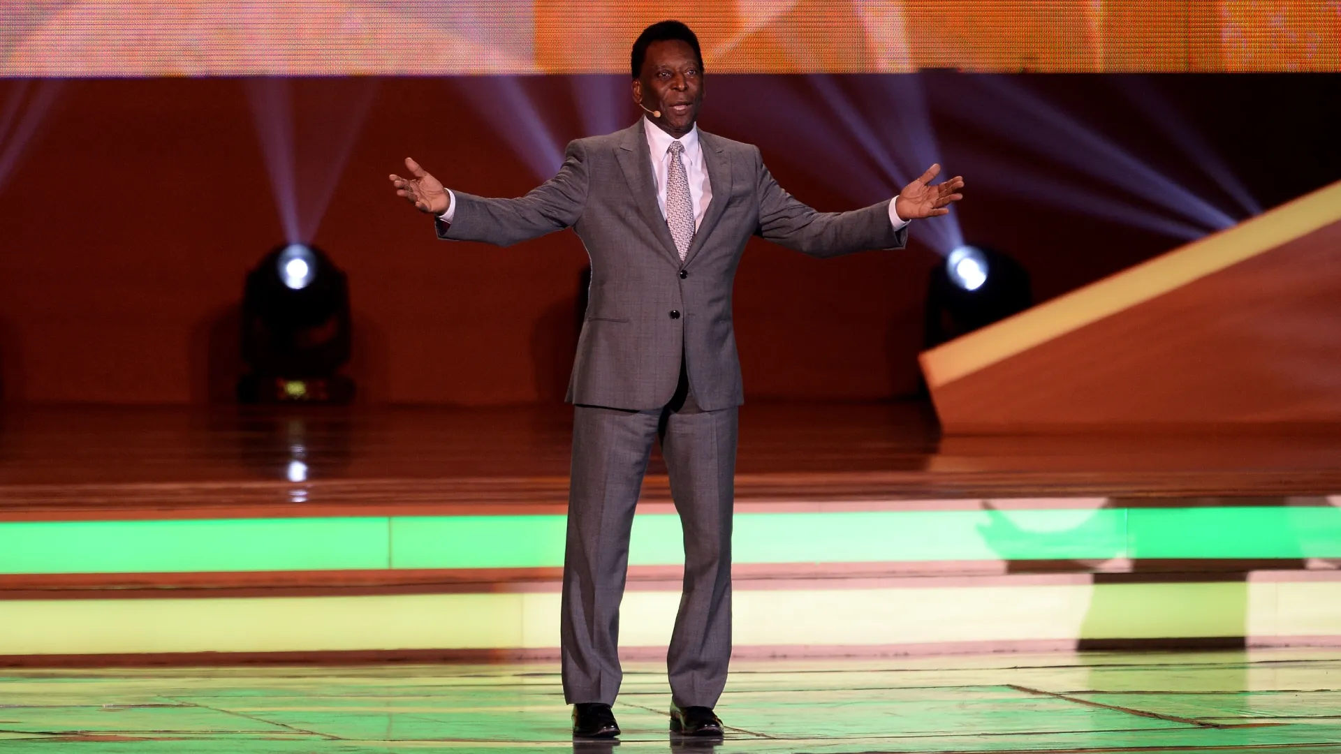 Pele speaks to the audience before the Final Draw for the 2014 FIFA World Cup Brazil. Buda Mendes/Getty Images