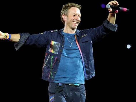 What souvenir did Coldplay give fans at the 2026 FIFA World Cup Final?