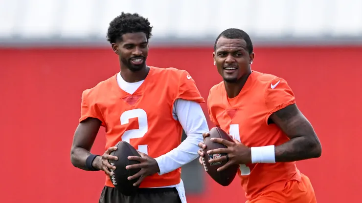 Deshaun Watson #4 and Shedeur Sanders #2 of the Cleveland Browns