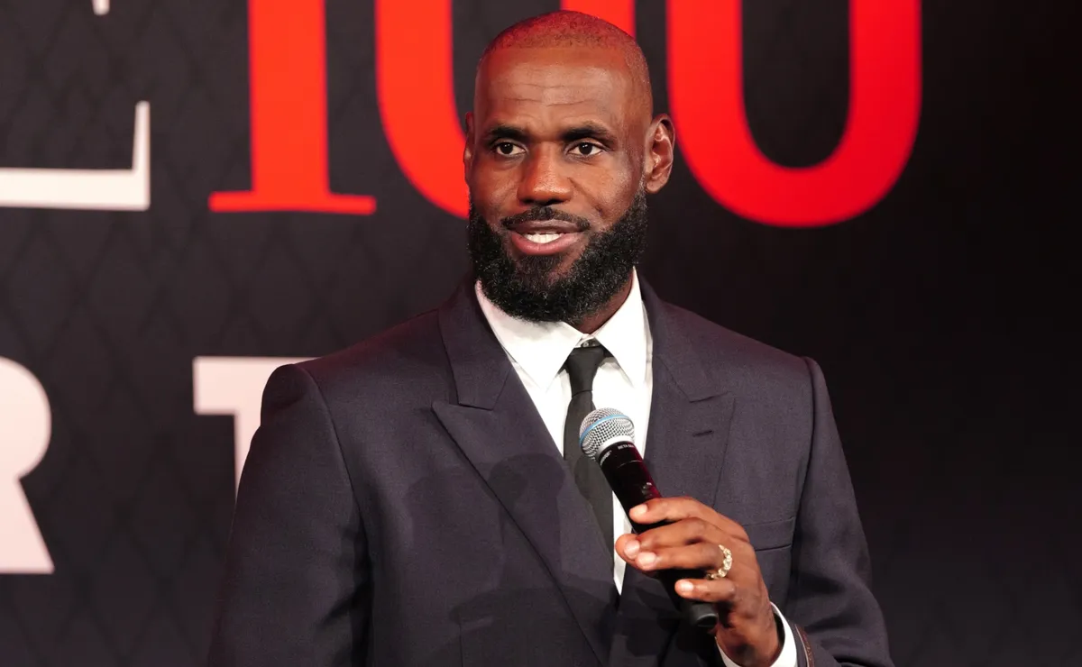 LeBron James Moving To Philadelphia Reportedly Could Reunite Him With lebron-james-moving-to-philadelphia-reportedly-could-reunite-him-with