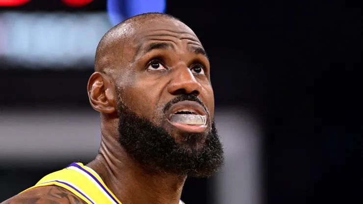 LeBron James will sign with 76ers after leaving the Lakers