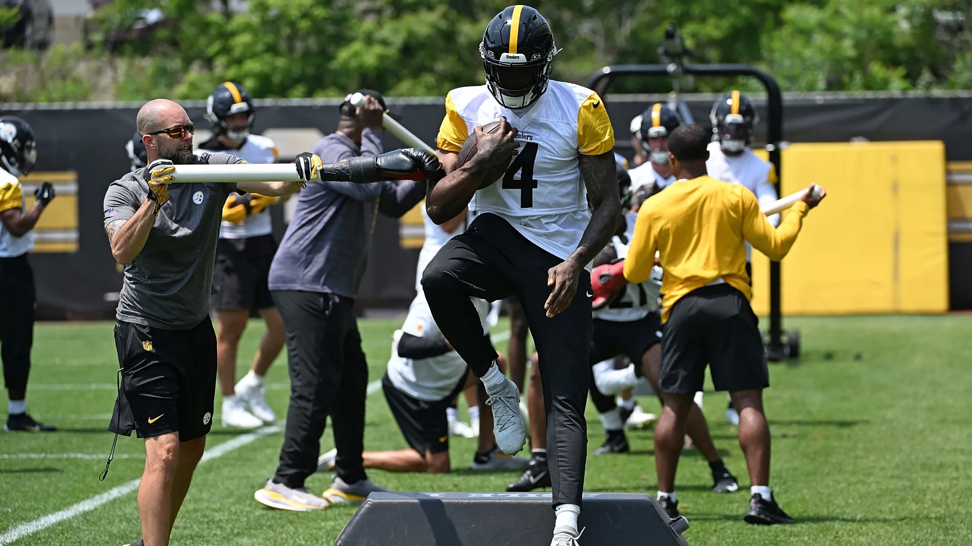DK Metcalf #4 of the Pittsburgh Steelers in action during Minicamp (Source: Justin Berl/Getty Images)