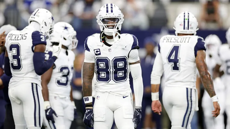 Ceedee Lamb #88 of the Dallas Cowboys participates in warmups