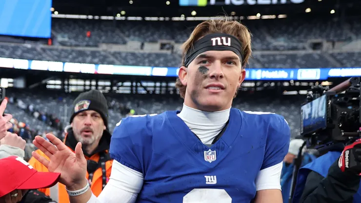 Jaxson Dart #6 of the New York Giants