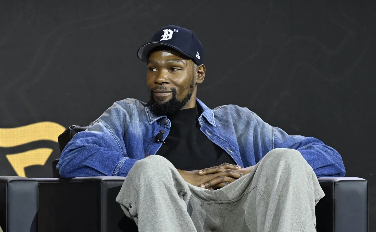Kevin Durant critiques LeBron James’ 76ers move despite his own ring-chasing history