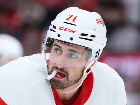 Red Wings fans show Larkin how they feel after cold birthday post