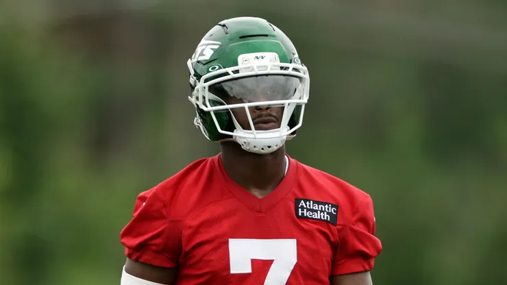 Geno Smith #7 of the New York Jets