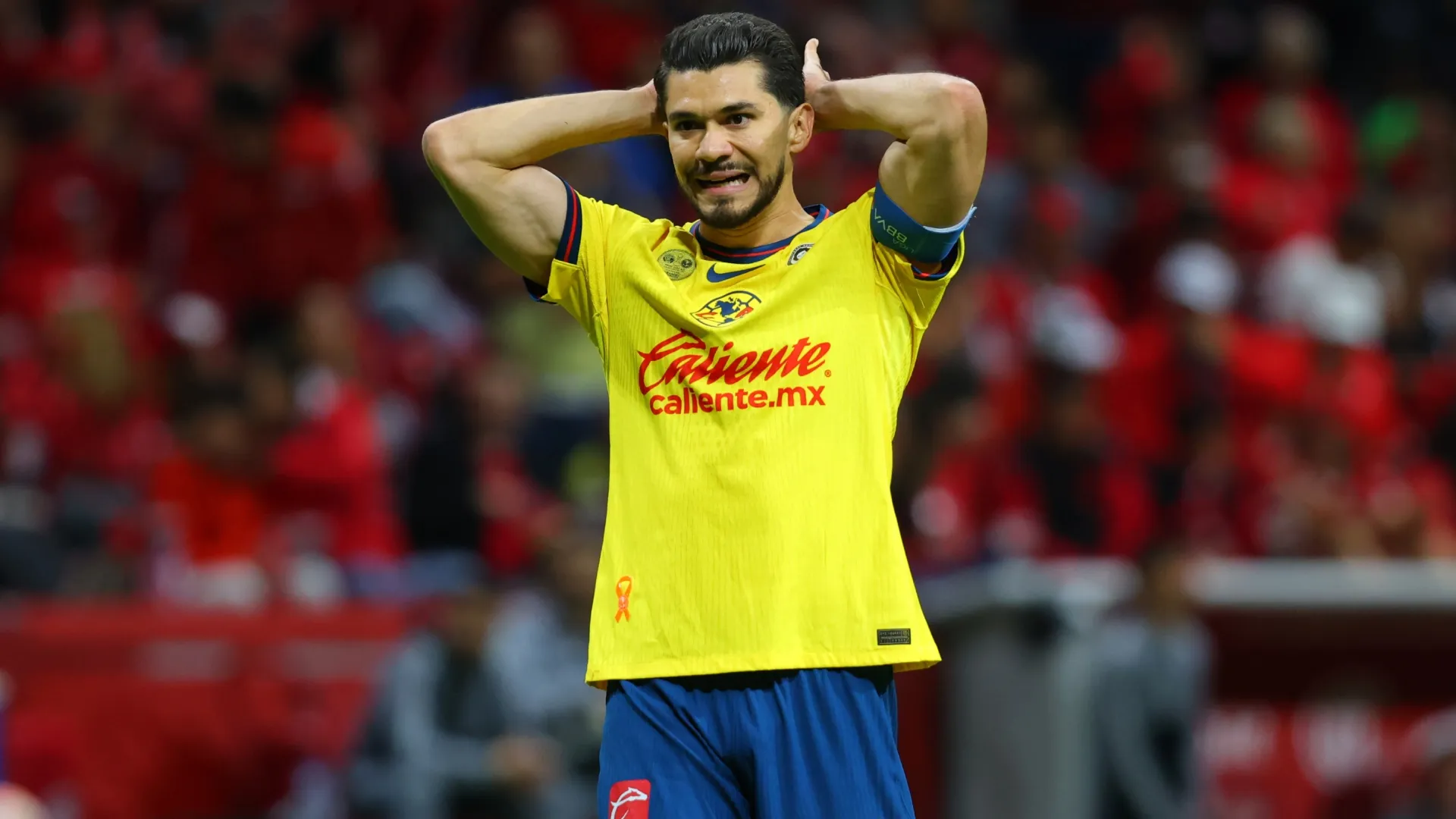 Henry Martin of Club America reacts during the Torneo Clausura 2025 Liga MX Final second leg match (Source: Agustin Cuevas/Getty Images)