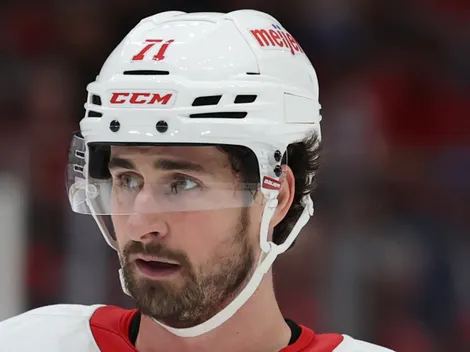 Alex DeBrincat reportedly will not leave Red Wings after Dylan Larkin trade request