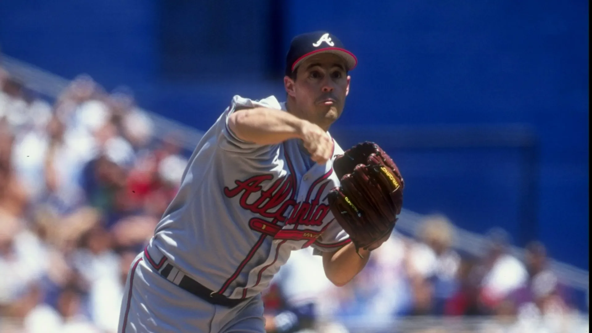 Pitcher Greg Maddux #31 of the Atlanta Braves