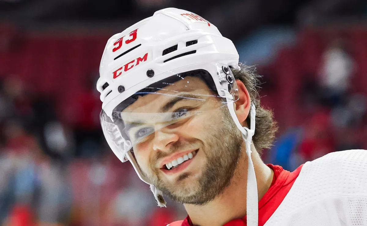 DeBrincat Won’t Discount Contract for Red Wings Amid Larkin Turmoil
