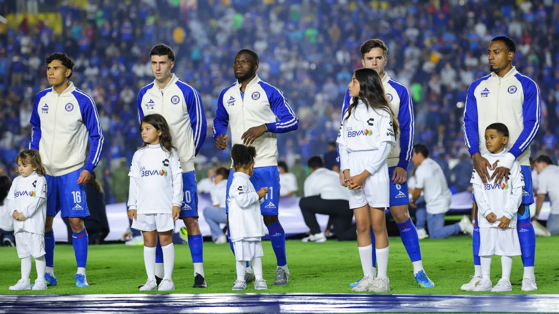 Players of Cruz Azul during the Torneo Clausura 2026 Liga MX (Source: Agustin Cuevas/Getty Images)