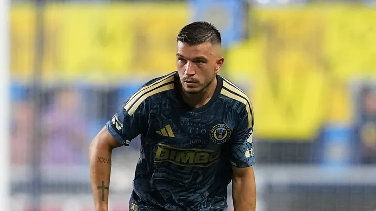 Kai Wagner of the Philadelphia Union controls the ball.