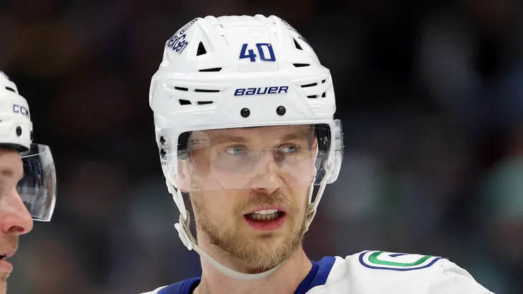 Elias Pettersson #40 of the Vancouver Canucks.