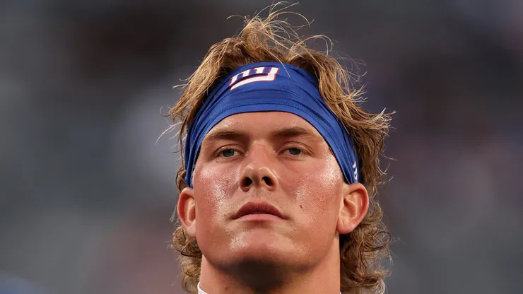 Jaxson Dart #6 of the New York Giants.